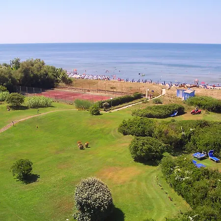 Della Baia Baia Domizia