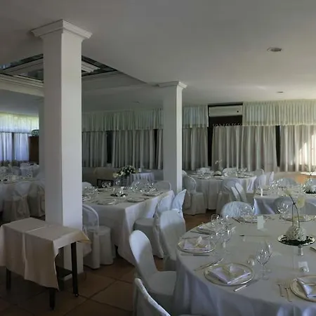 Ξενοδοχείο Della Baia 4*