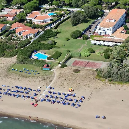 Della Baia Szálloda Baia Domizia